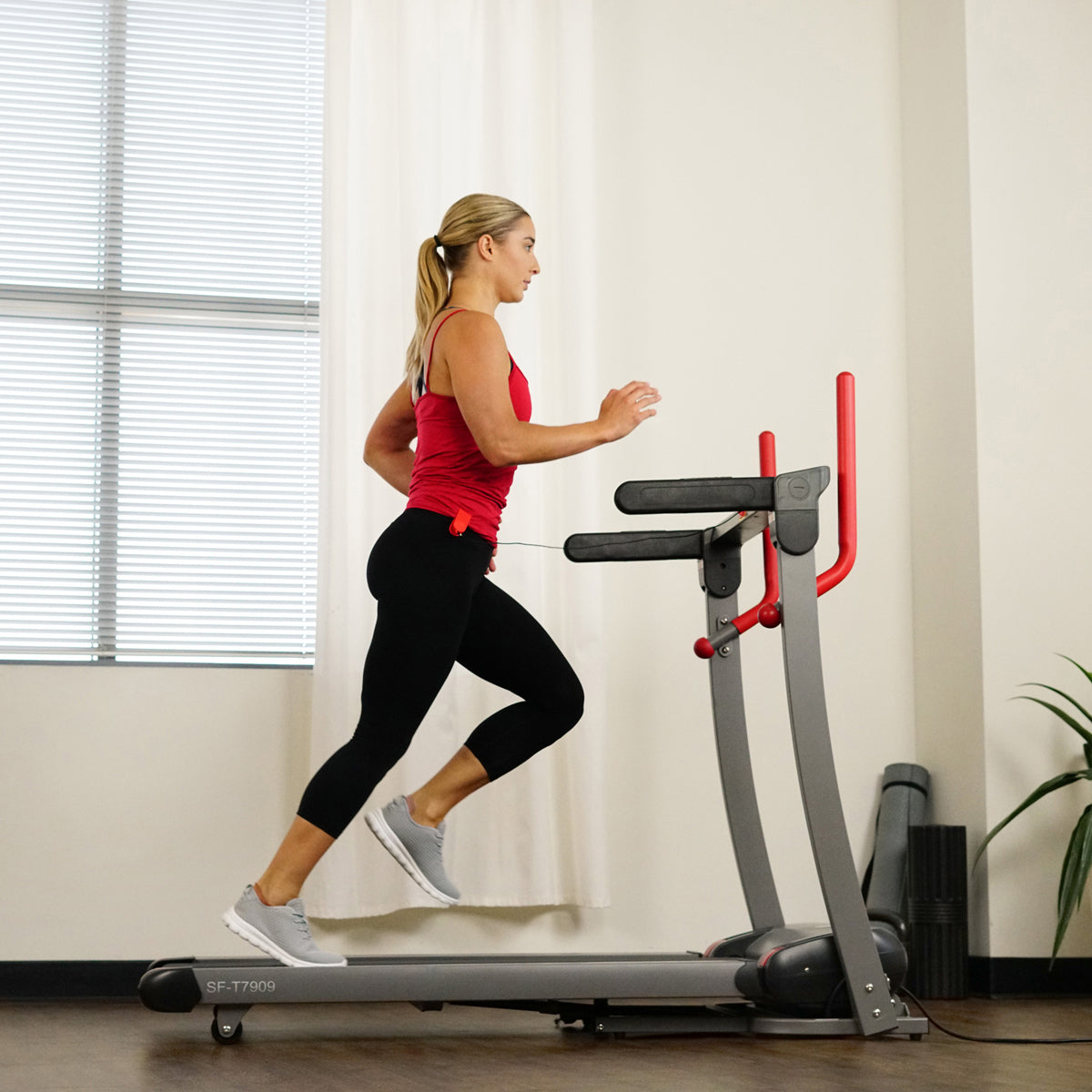 Incline Treadmill with Bluetooth Speakers and USB Charging Function